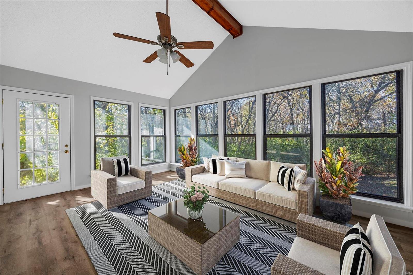 St Charles, Missouri 63303, United States, 4 Bedrooms Bedrooms, ,4 BathroomsBathrooms,Residential,Pending,33227