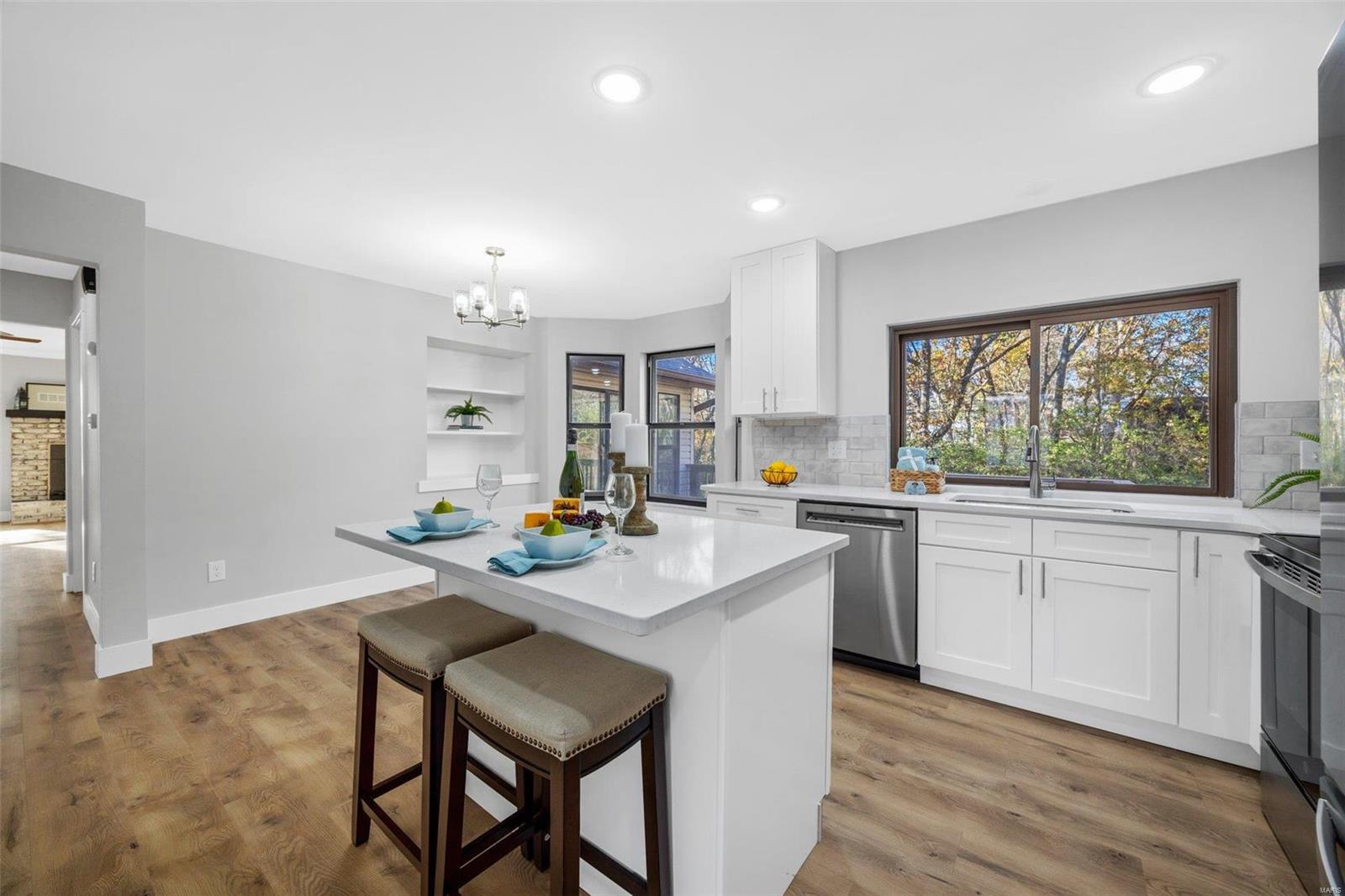 St Charles, Missouri 63303, United States, 4 Bedrooms Bedrooms, ,4 BathroomsBathrooms,Residential,Pending,33227