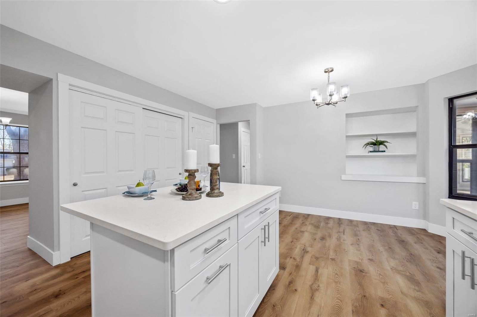 St Charles, Missouri 63303, United States, 4 Bedrooms Bedrooms, ,4 BathroomsBathrooms,Residential,Pending,33227