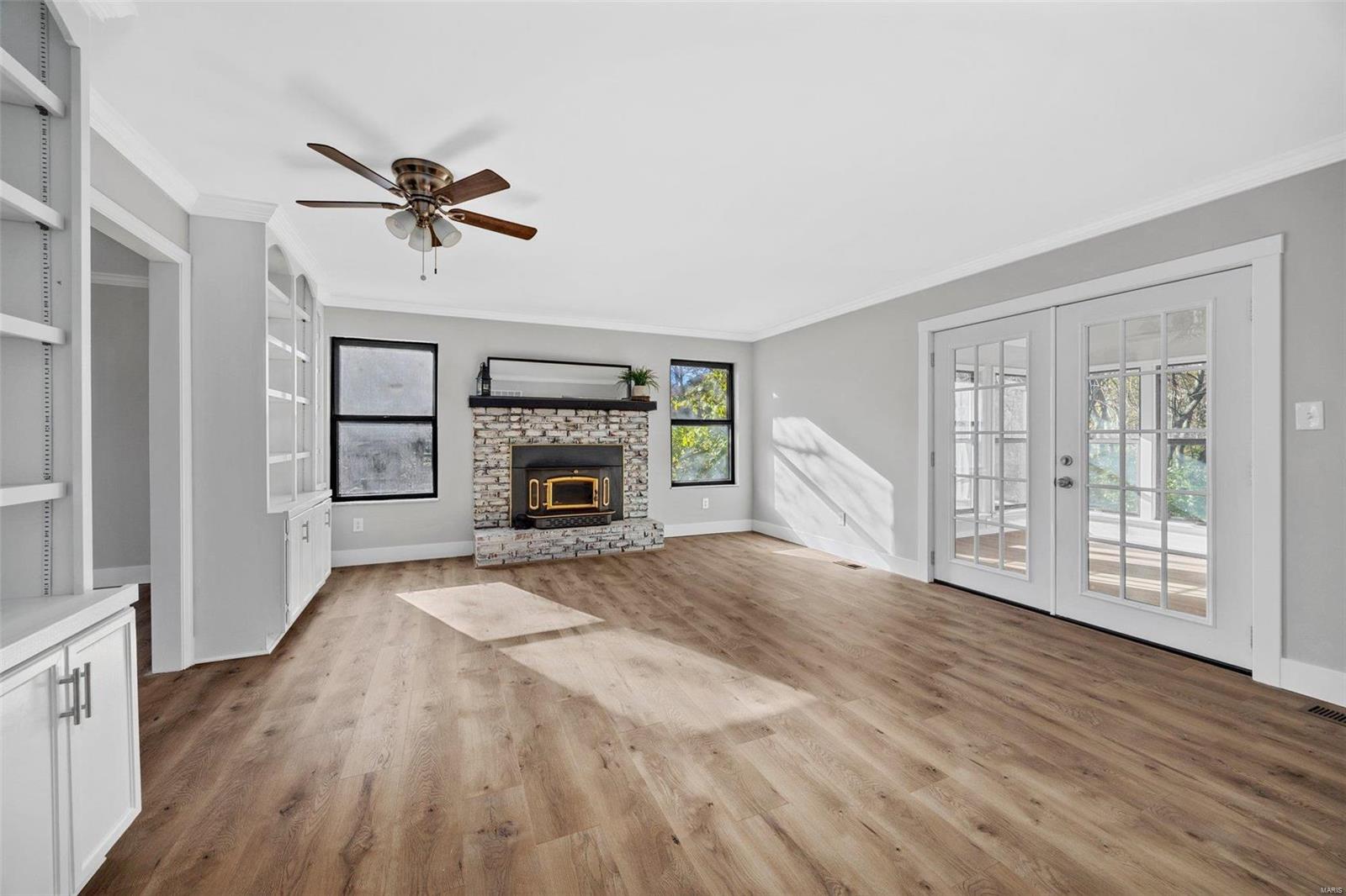 St Charles, Missouri 63303, United States, 4 Bedrooms Bedrooms, ,4 BathroomsBathrooms,Residential,Pending,33227