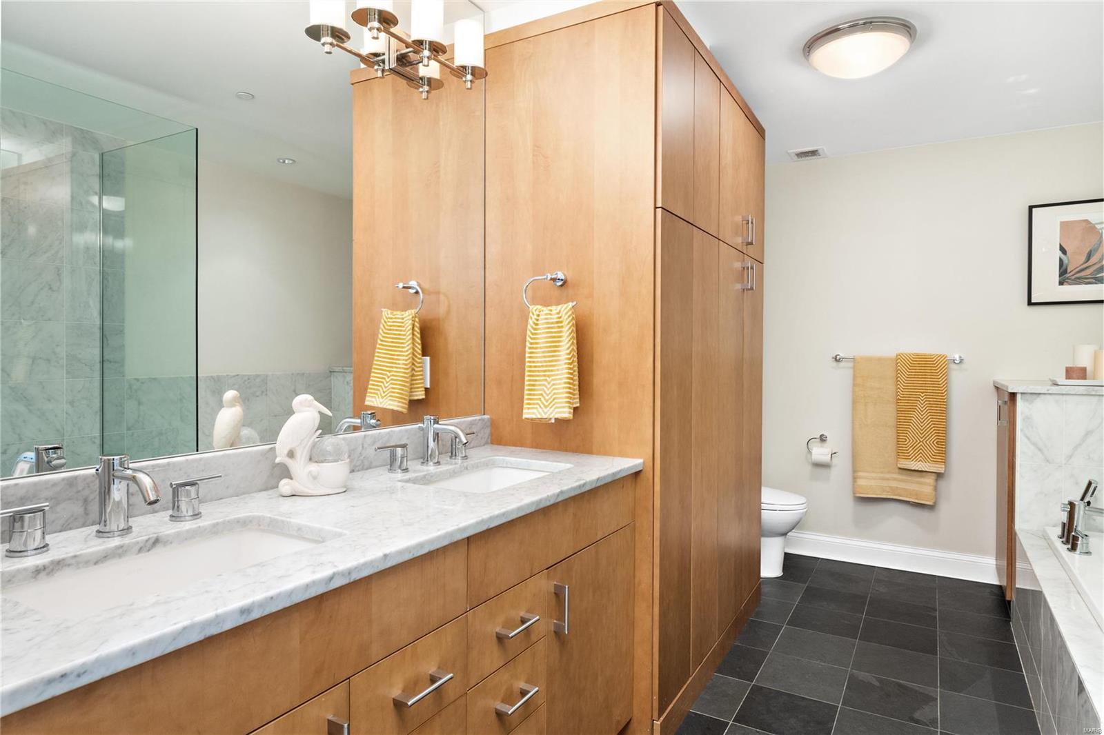 Park Plaza Residential Condo - Residential