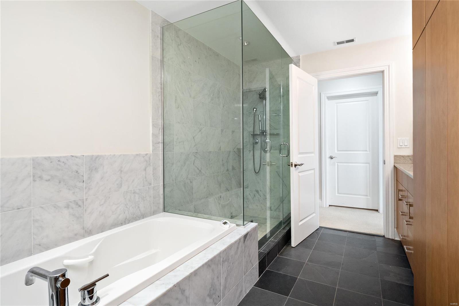 Park Plaza Residential Condo - Residential