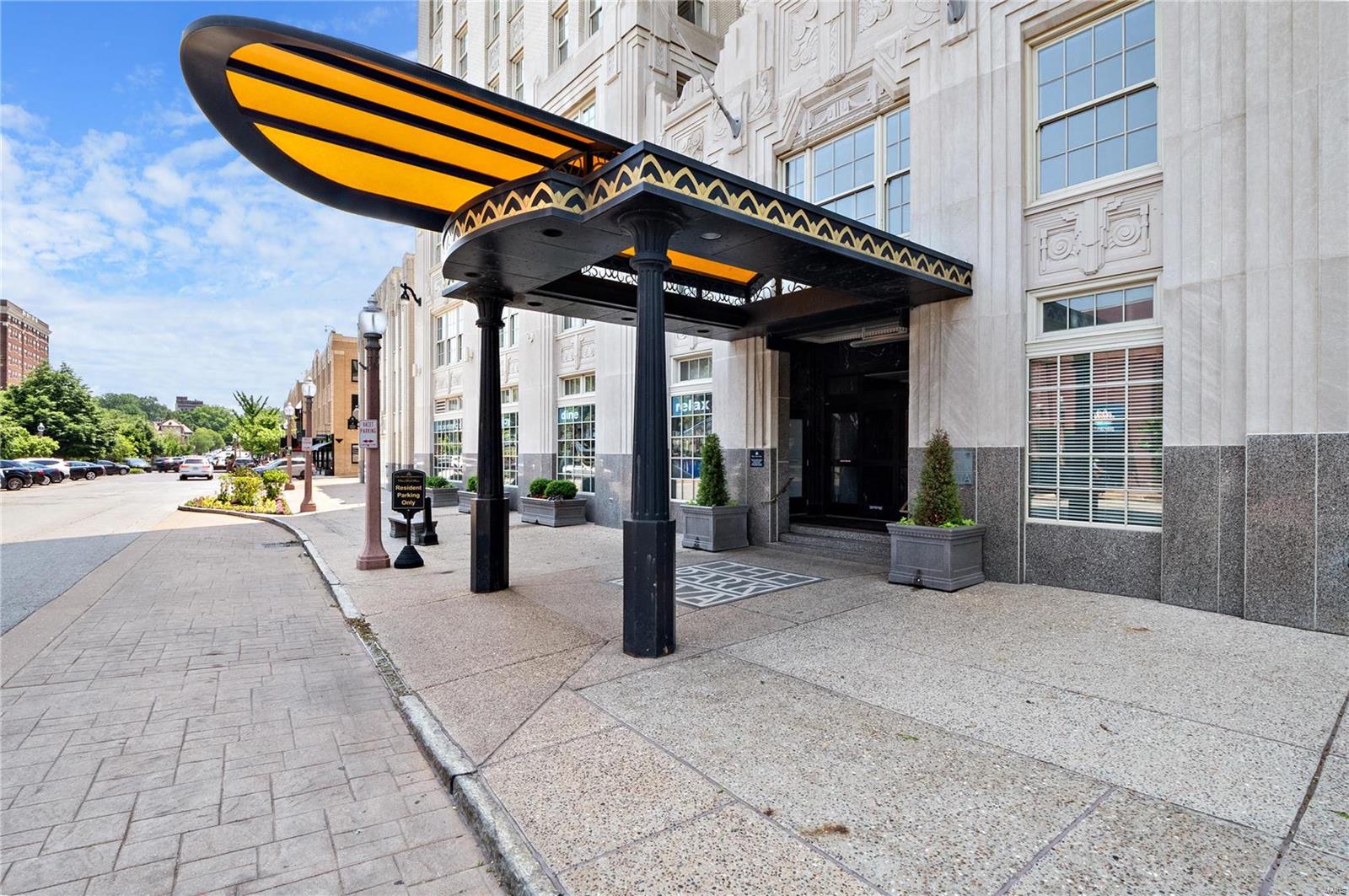 Park Plaza Residential Condo - Residential