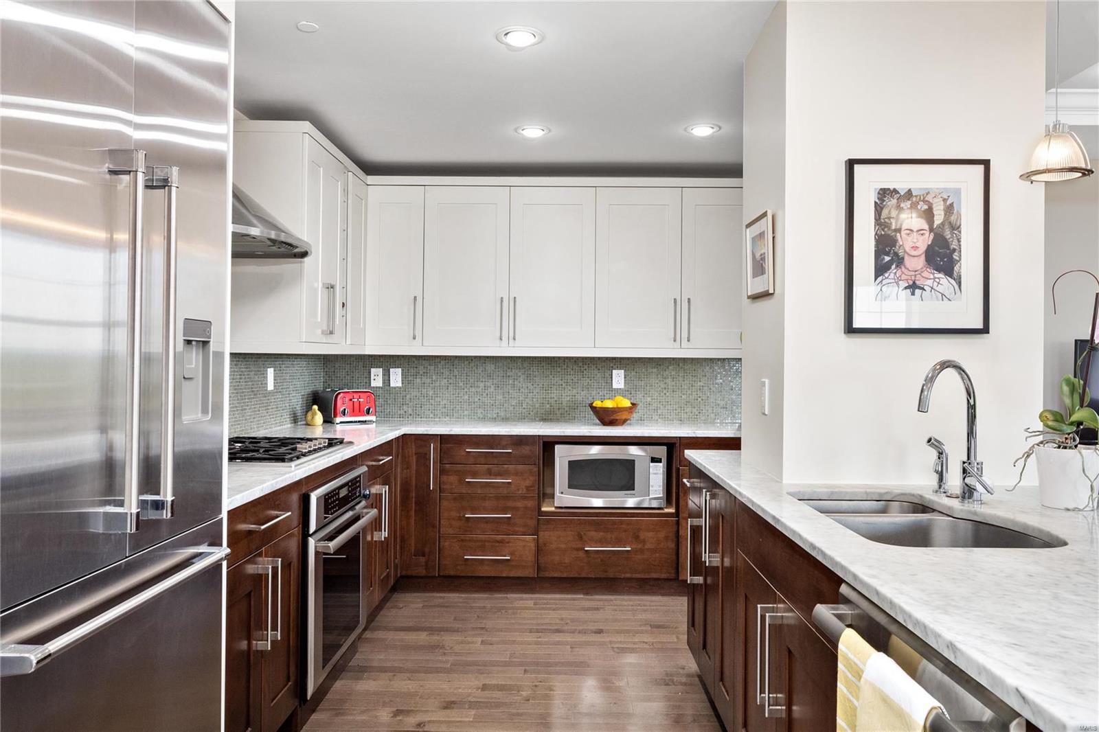 Park Plaza Residential Condo - Residential