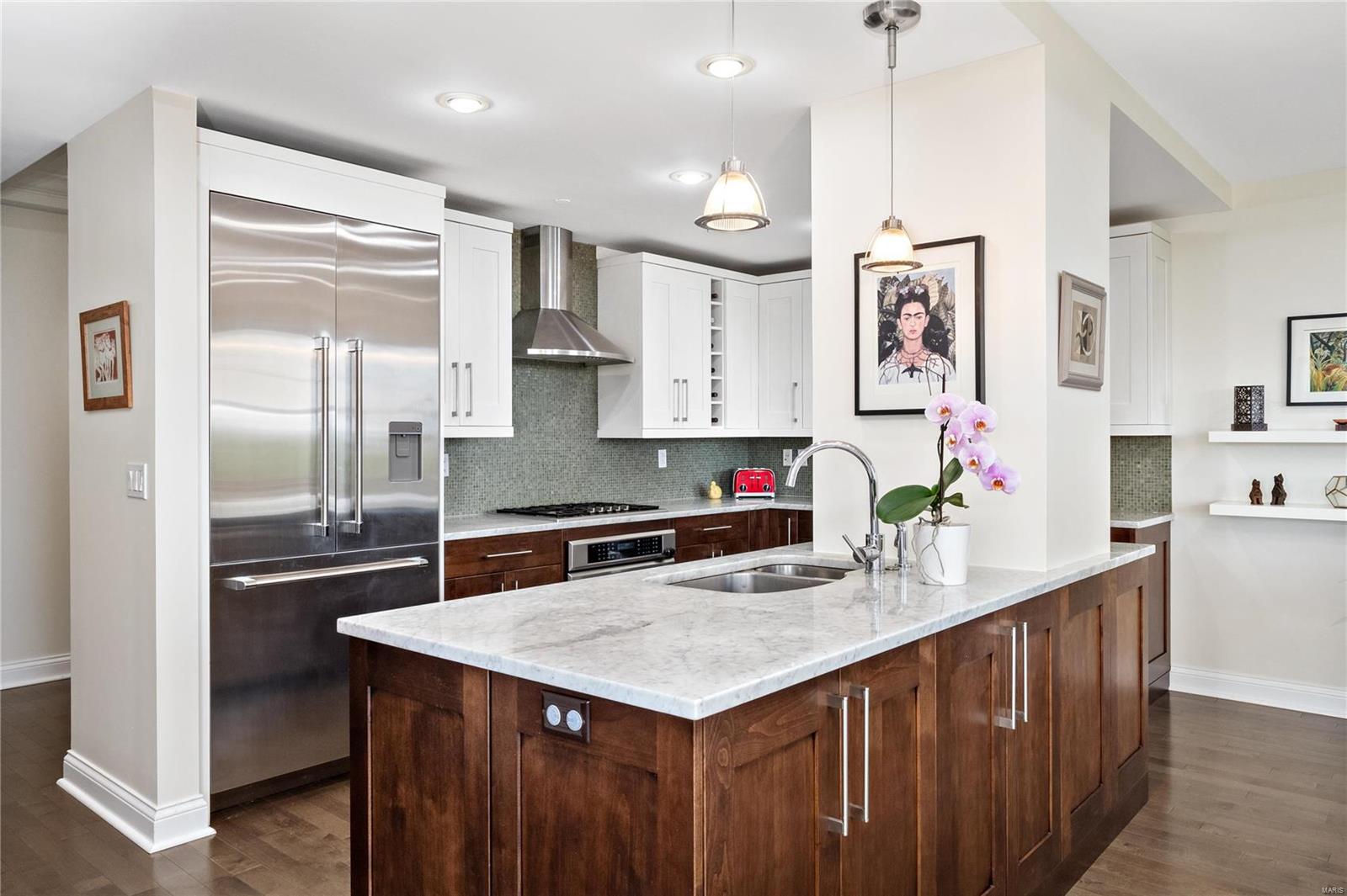 Park Plaza Residential Condo - Residential