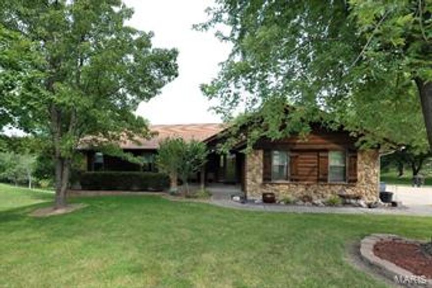 Beautiful home,park like setting!Entertainers will love the backyard complete with inviting pool,large patio,beautiful landscaping,composite deck,private 1.51 acre yard backs to woods w/lake view.This AMAZING outdoor area is hard to find.Inside, this ranch offers an open floor plan,vaulted family rm, wood burning fireplace,2 skylights,eat in kitchen w/silestone counters & bay window.MF utility/mud room with side entry.Bright master features w/in closet,separate shower/garden tub & dbl sinks.2 more bedrooms & a full bath on main level.Finished LL includes family room,bedroom,office,entertaining or change room with pool access,full bath,bar area as well as a double walk out to the patio & pool.Updates:'05-retaining wall,fence,composite deck, garage door replaced,'08-French doors replaced,driveway replaced, HVAC '10-concrete around pool replaced,'11-Anderson windows throughout,'12-pool concrete resurfaced.Do not let this one go!Desirable location near Page Extension. Additional Rooms: Mud Room