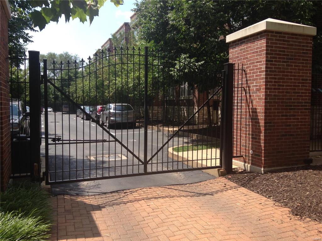 5330-5360 Pershing Condo - Residential Lease