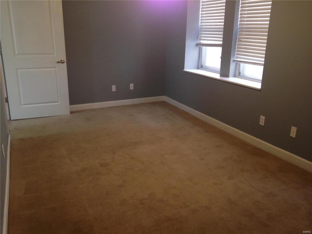 5330-5360 Pershing Condo - Residential Lease