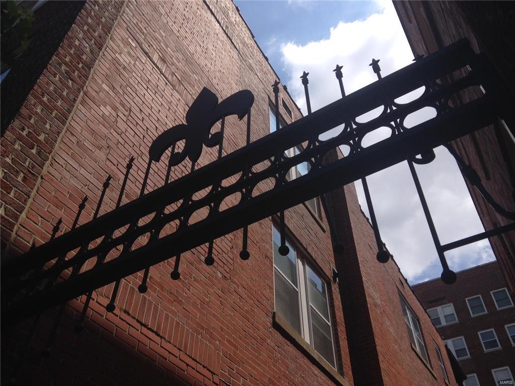 5330-5360 Pershing Condo - Residential Lease