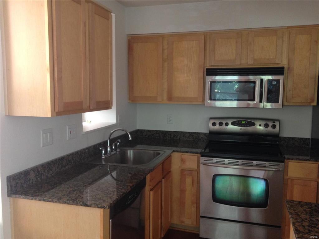 5330-5360 Pershing Condo - Residential Lease