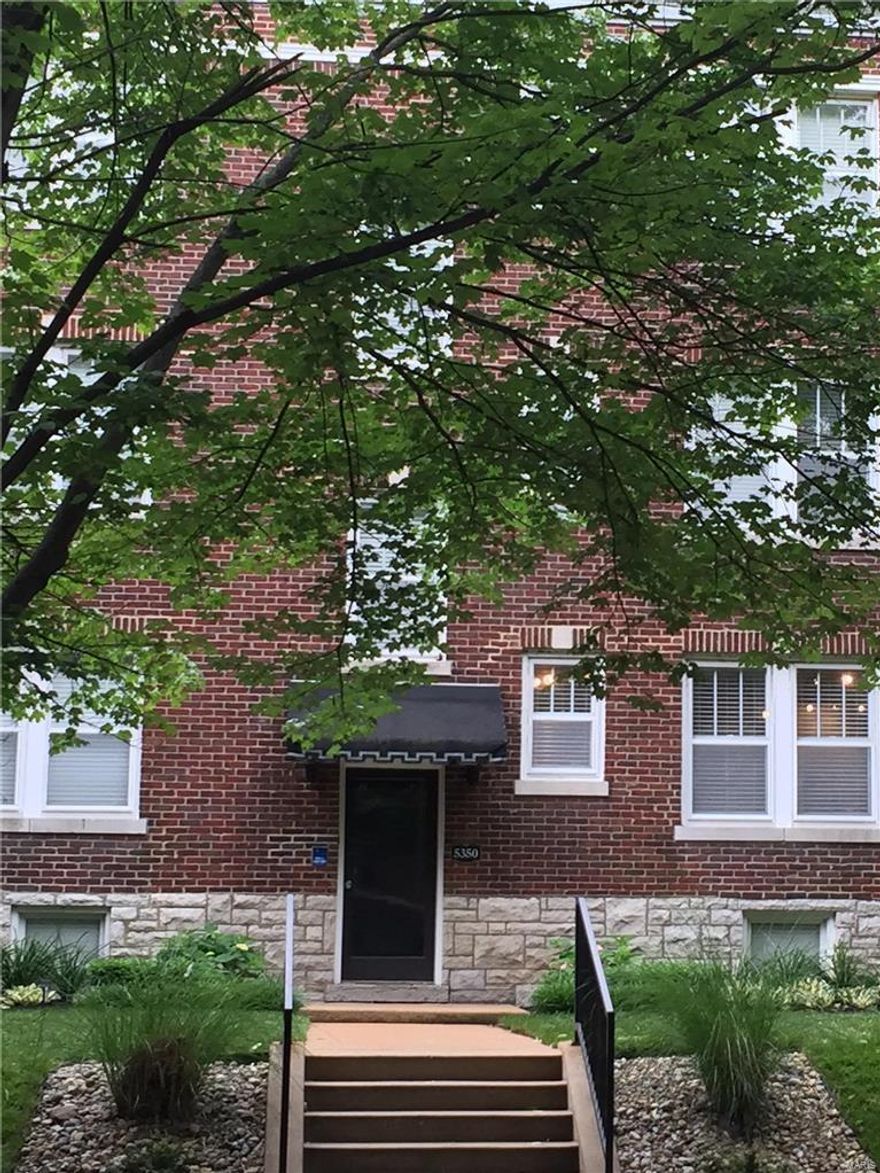 Great 1 bedroom condo in the DeBaliviere neighborhood of the Central West End.  This spacious condo has hardwood floors, updated kitchen with granite counter tops. Windows, windows, and more windows!  There is a full size washer/dryer inside the unit. A back deck leads to a gated parking lot and comes with one assigned space. The bedroom is a great size and there is ample closet space. New heating and cooling system.  Close to Barnes Hospital, Washington University, Forest Park, Metro-Link, Delmar Loop, Central West End, shopping & restaurants, and Clayton. Location: City