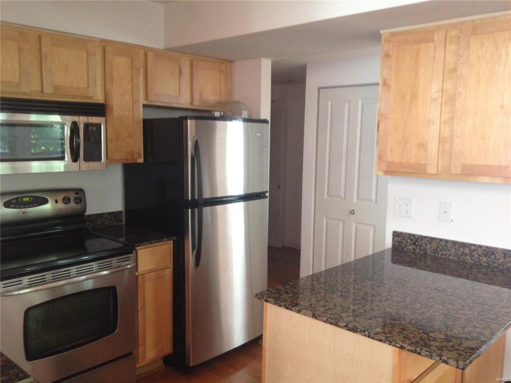 5330-5360 Pershing Condo - Residential Lease