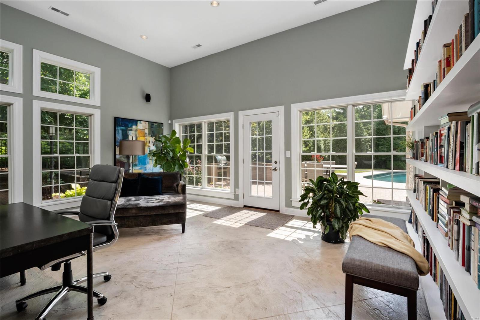 Huntleigh Manor - Residential