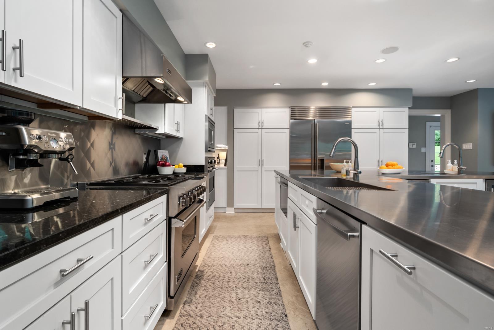 Huntleigh Manor - Residential