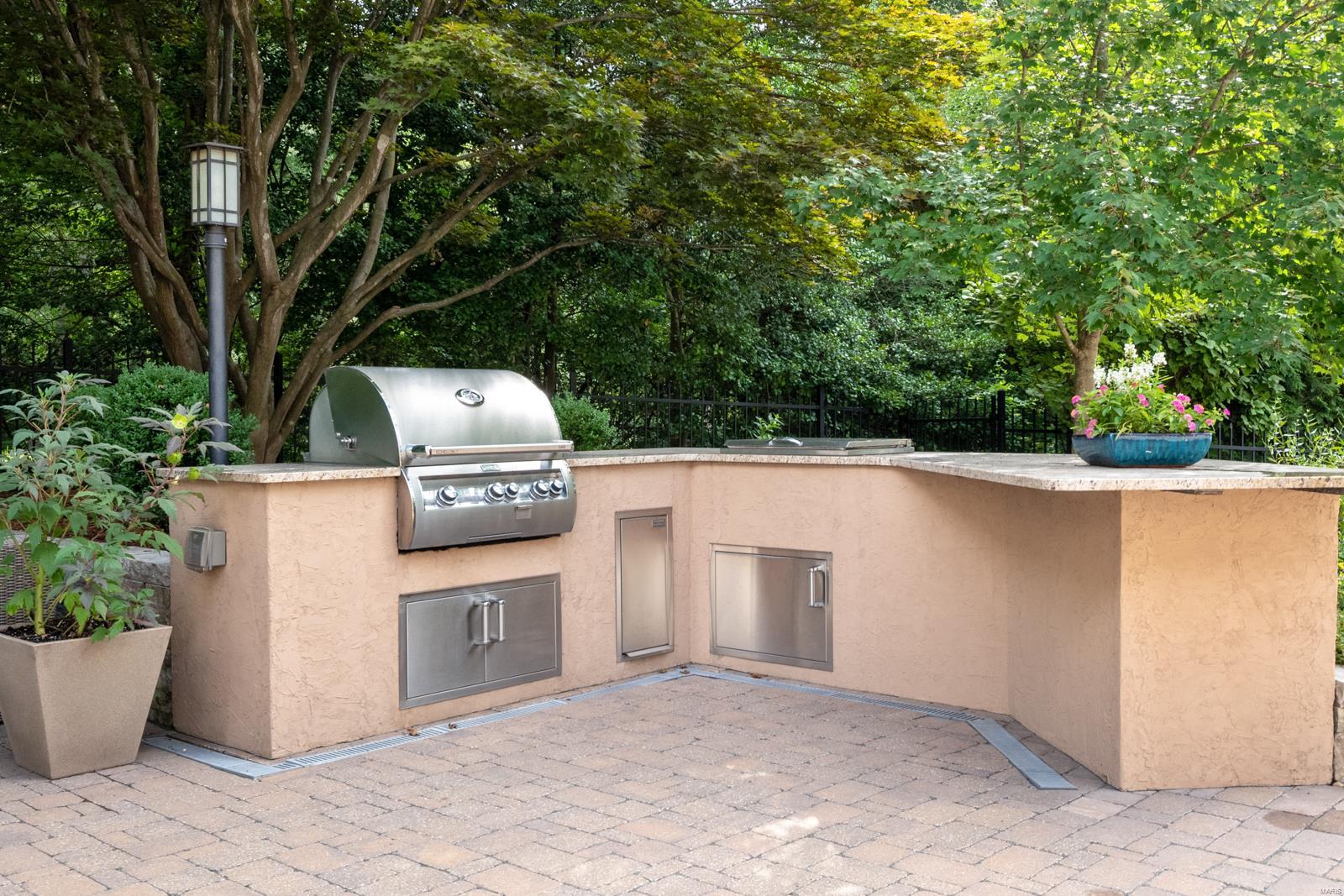 Huntleigh Manor - Residential