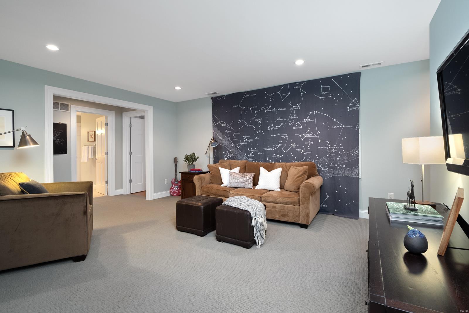 Huntleigh Manor - Residential