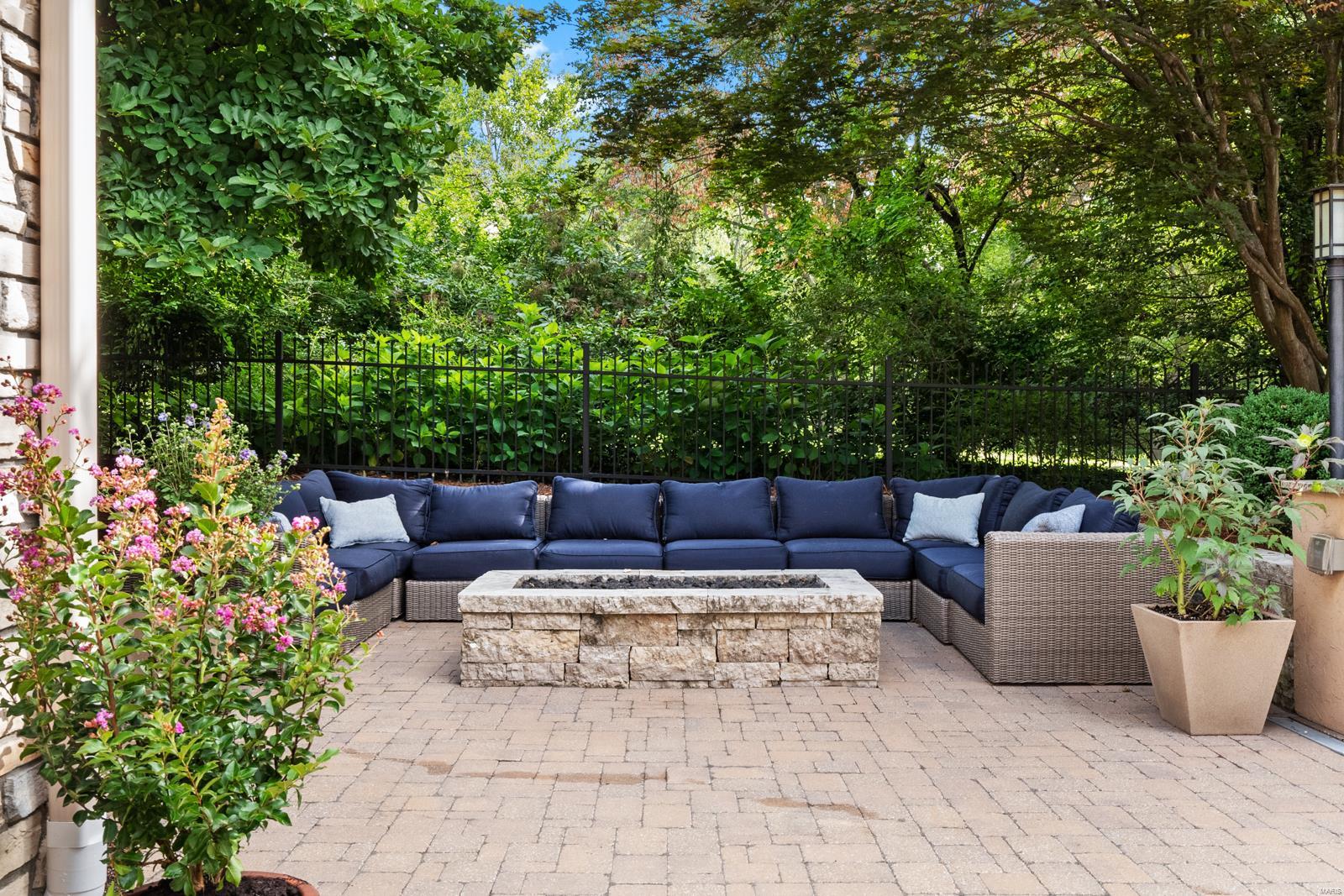 Huntleigh Manor - Residential