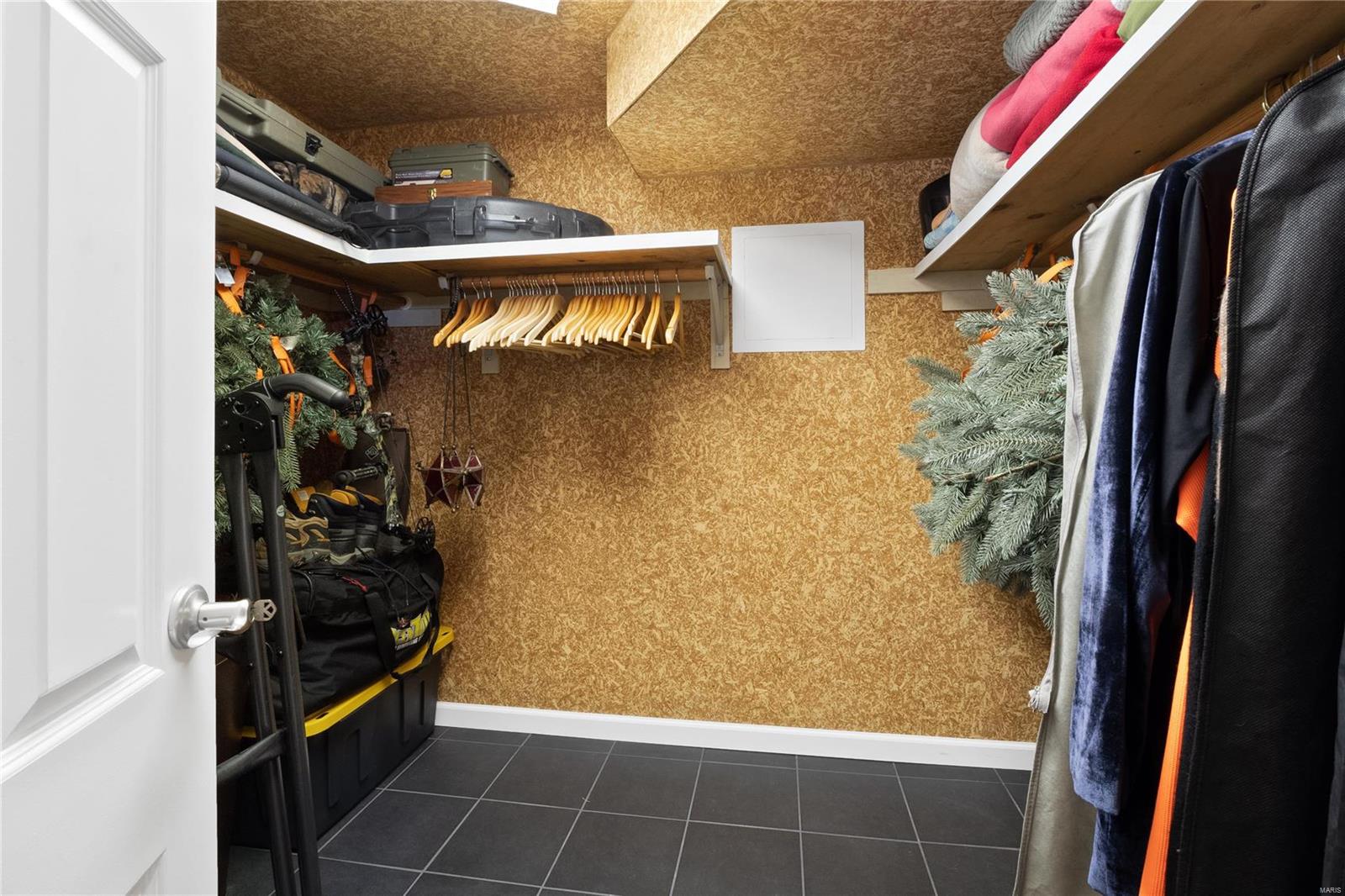 Huntleigh Manor - Residential