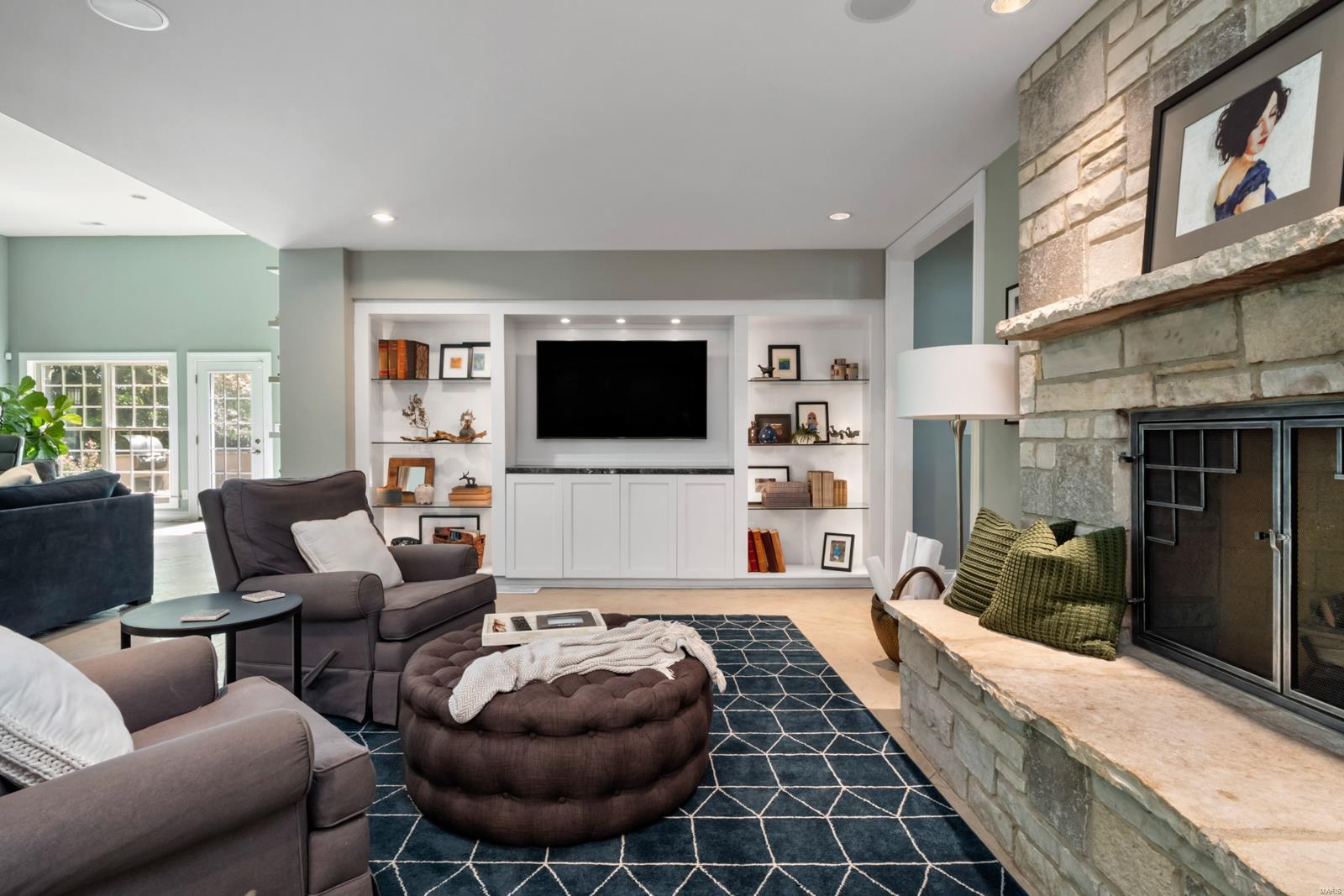 Huntleigh Manor - Residential