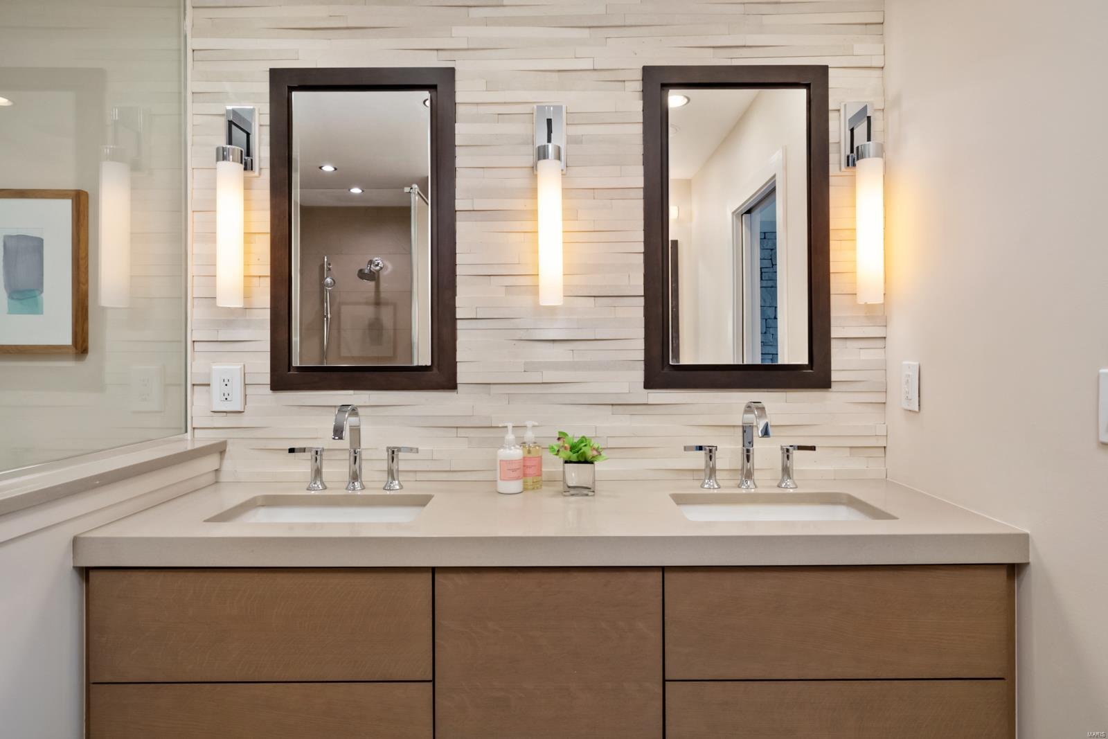 Huntleigh Manor - Residential