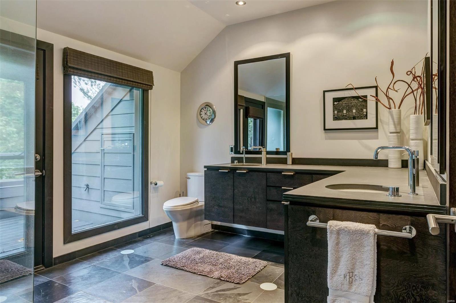 Pershing Place Condo - Residential