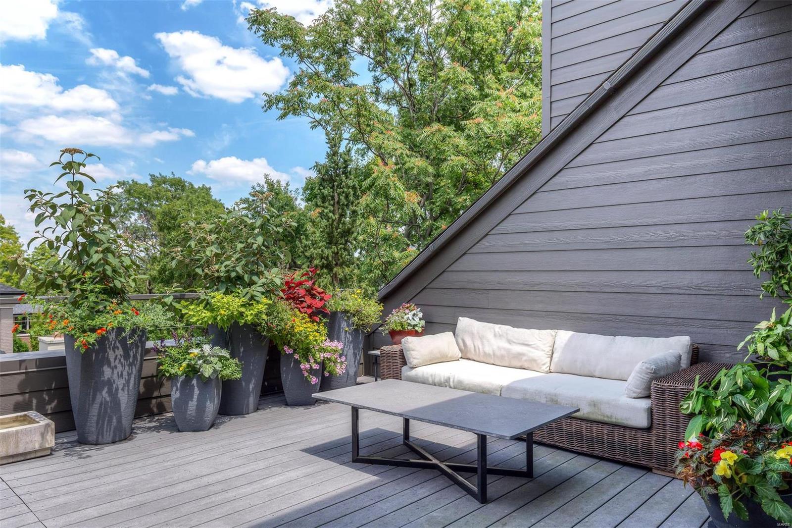 Pershing Place Condo - Residential