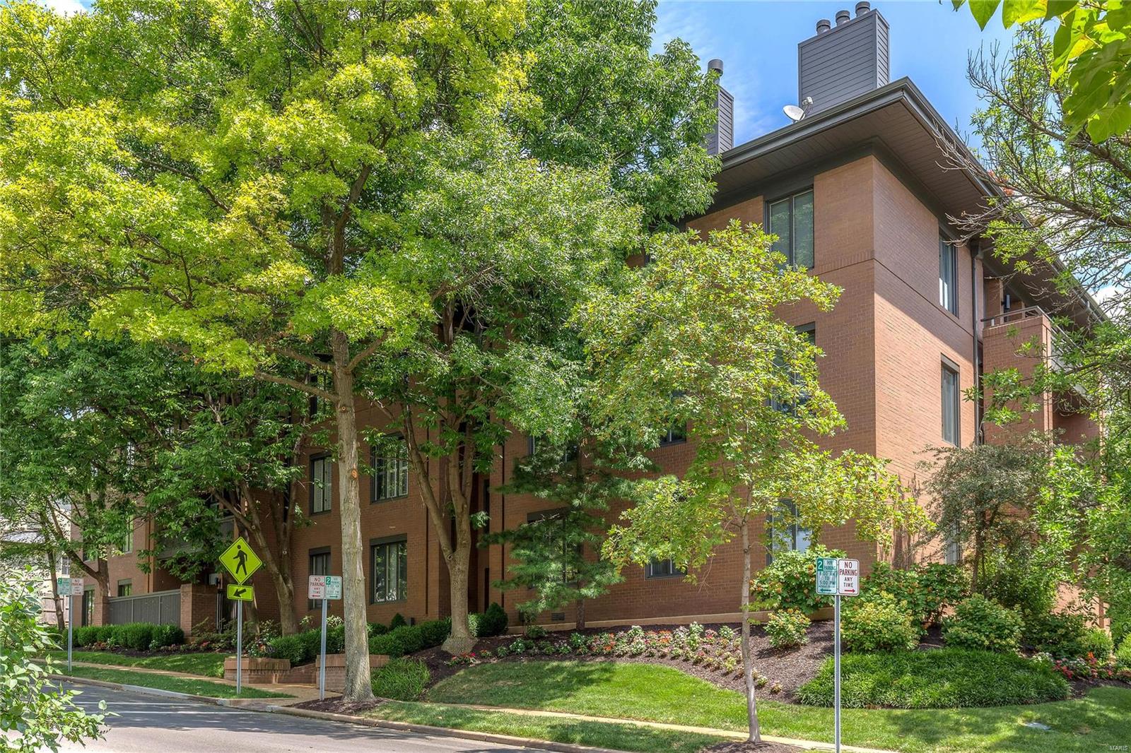 Pershing Place Condo - Residential