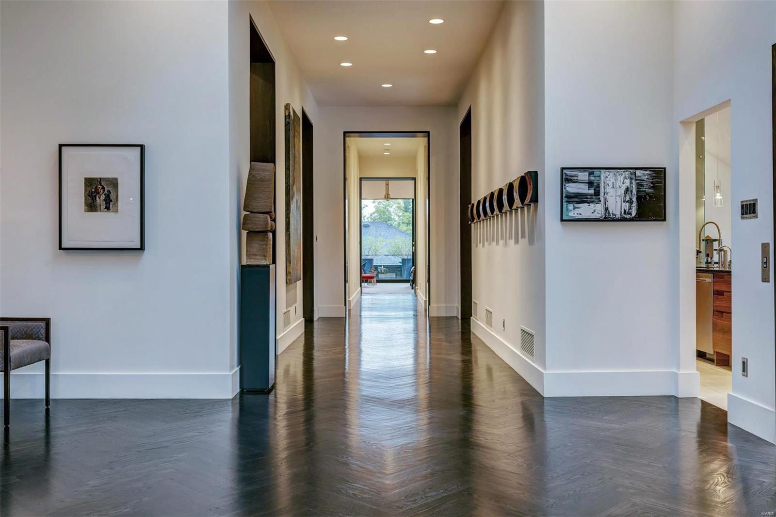 Pershing Place Condo - Residential