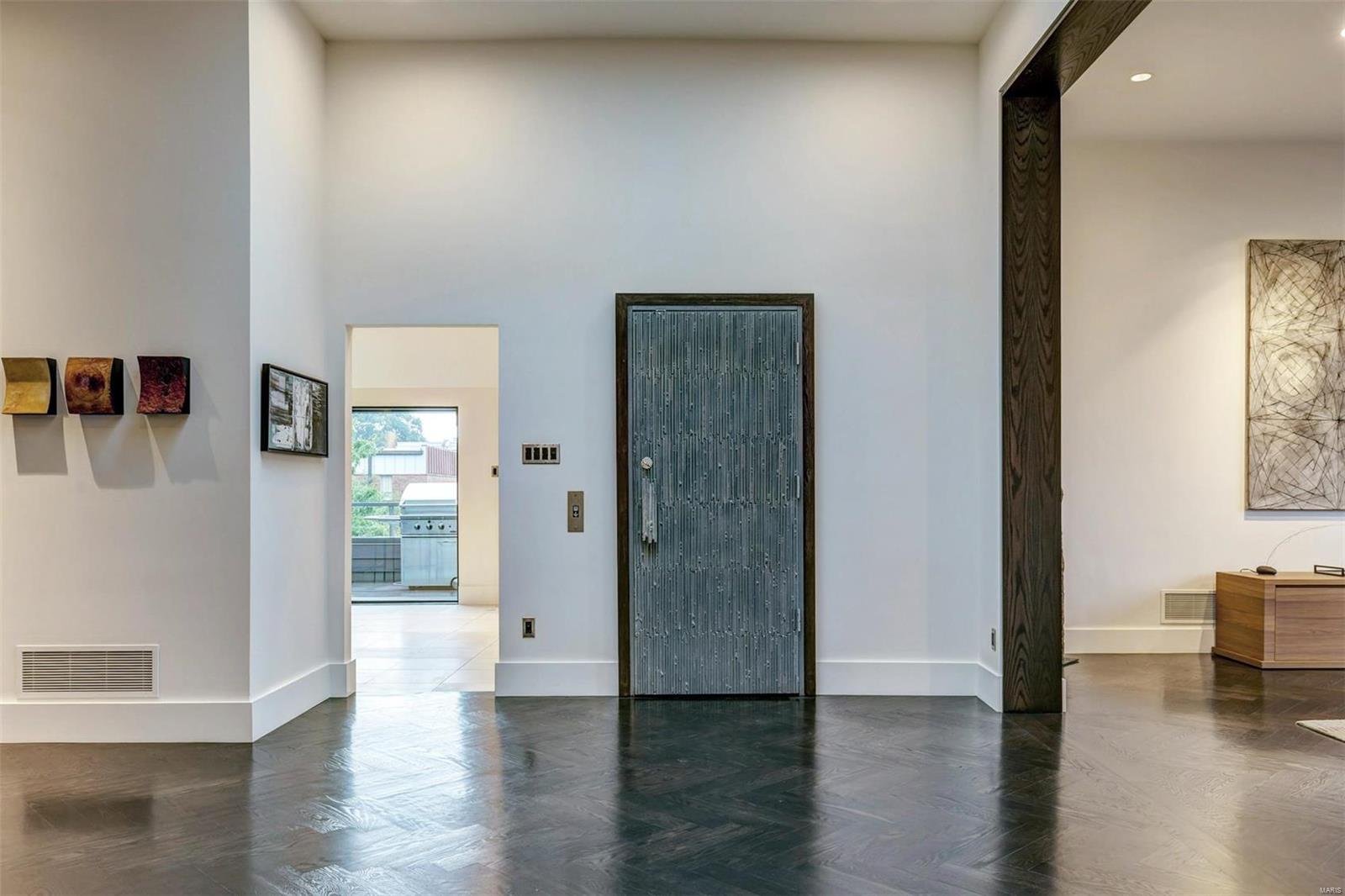 Pershing Place Condo - Residential