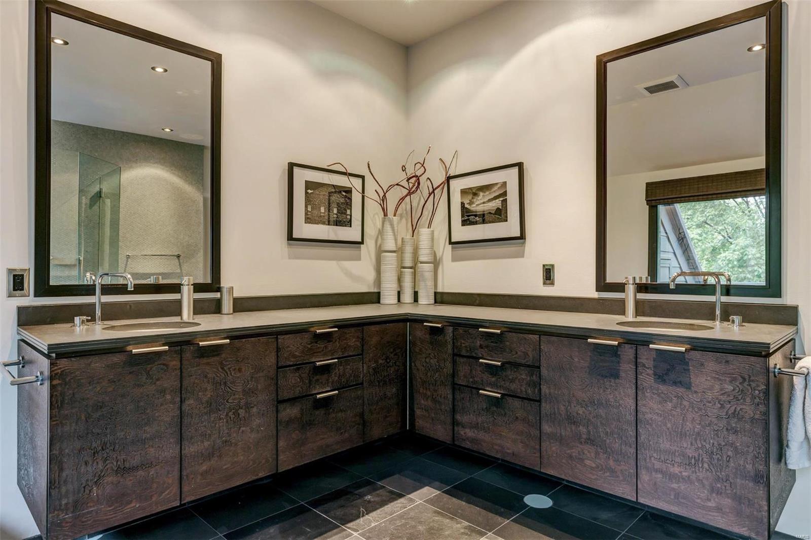 Pershing Place Condo - Residential