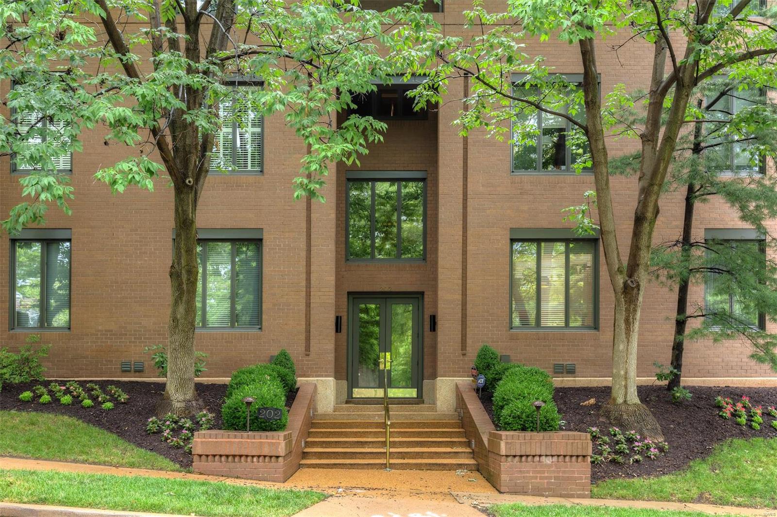 Pershing Place Condo - Residential