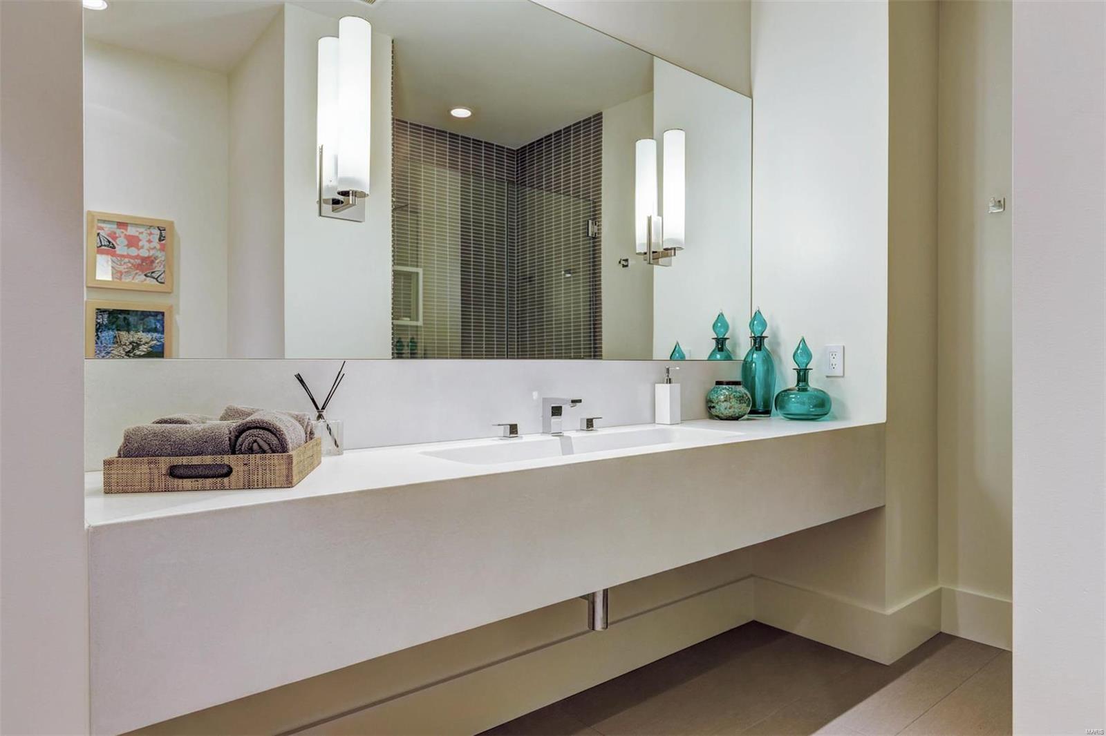 Pershing Place Condo - Residential