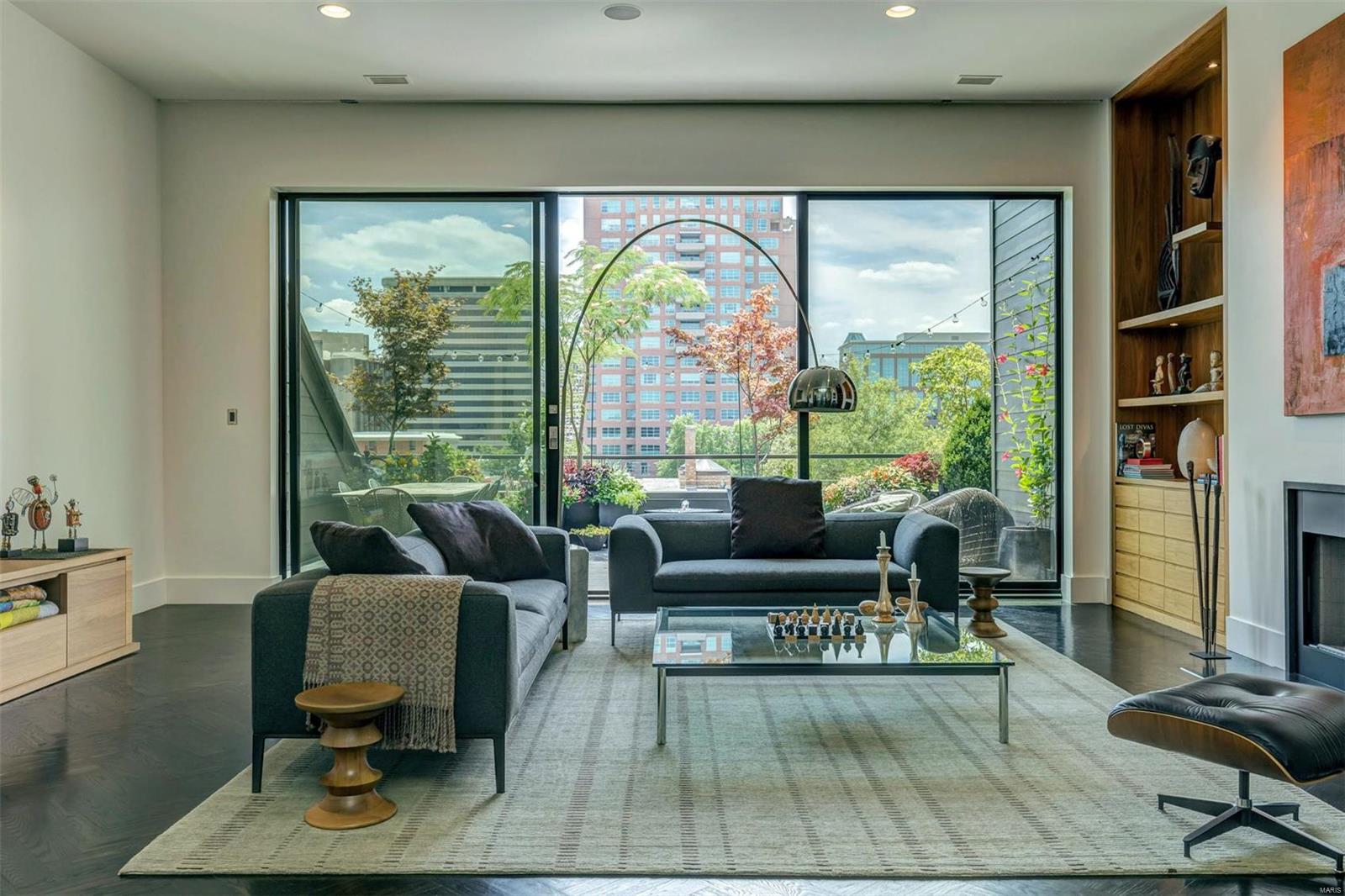 Pershing Place Condo - Residential