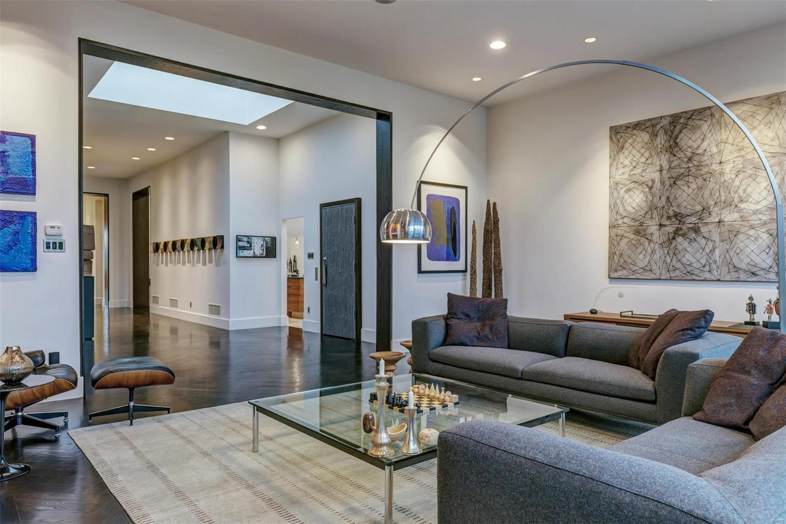 Pershing Place Condo - Residential