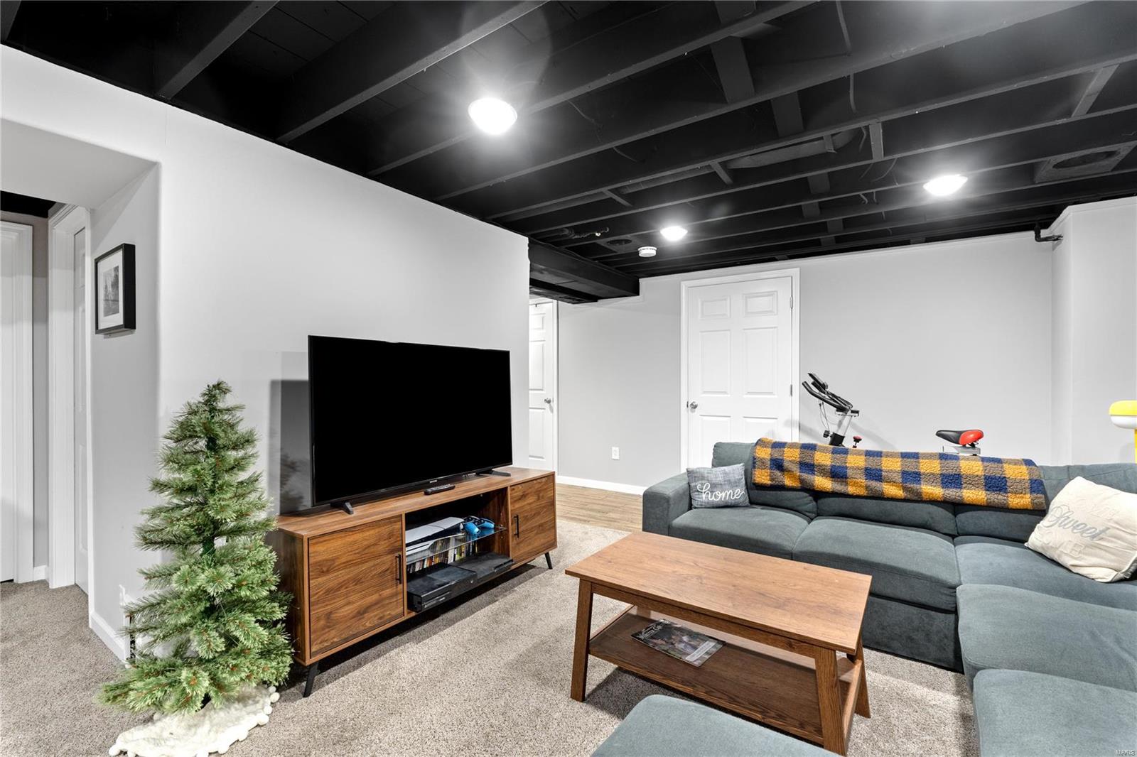 St Louis, Missouri 63119, United States, 2 Bedrooms Bedrooms, ,1 BathroomBathrooms,Residential,Pending,26856