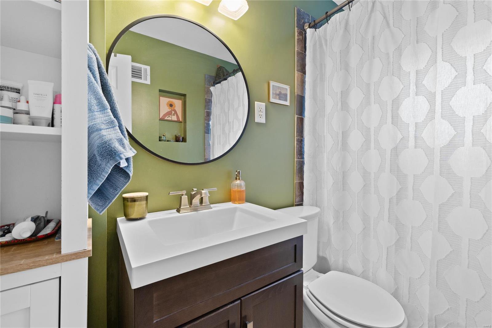 St Louis, Missouri 63119, United States, 2 Bedrooms Bedrooms, ,1 BathroomBathrooms,Residential,Pending,26856