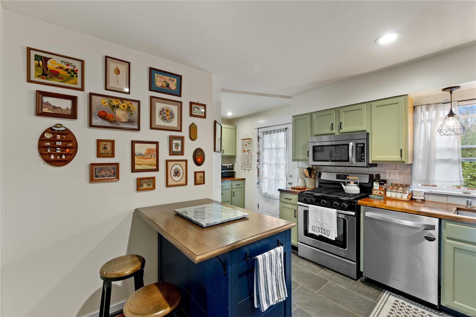 St Louis, Missouri 63119, United States, 2 Bedrooms Bedrooms, ,1 BathroomBathrooms,Residential,Pending,26856