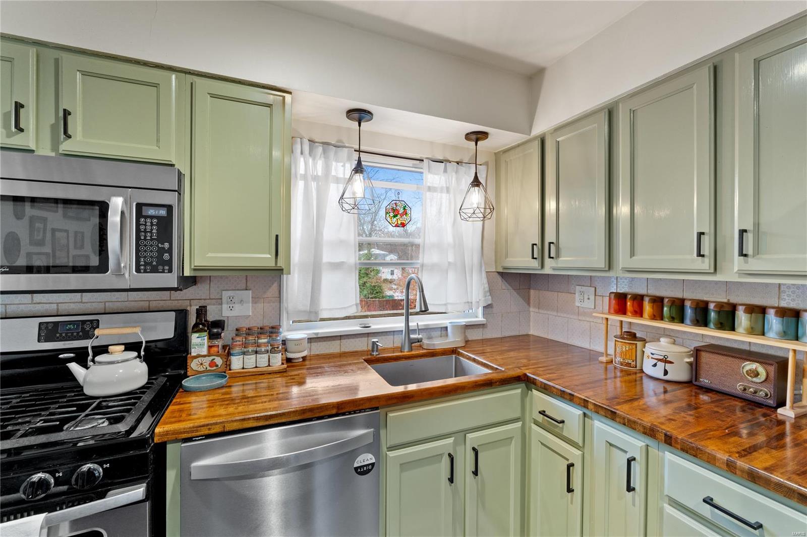 St Louis, Missouri 63119, United States, 2 Bedrooms Bedrooms, ,1 BathroomBathrooms,Residential,Pending,26856