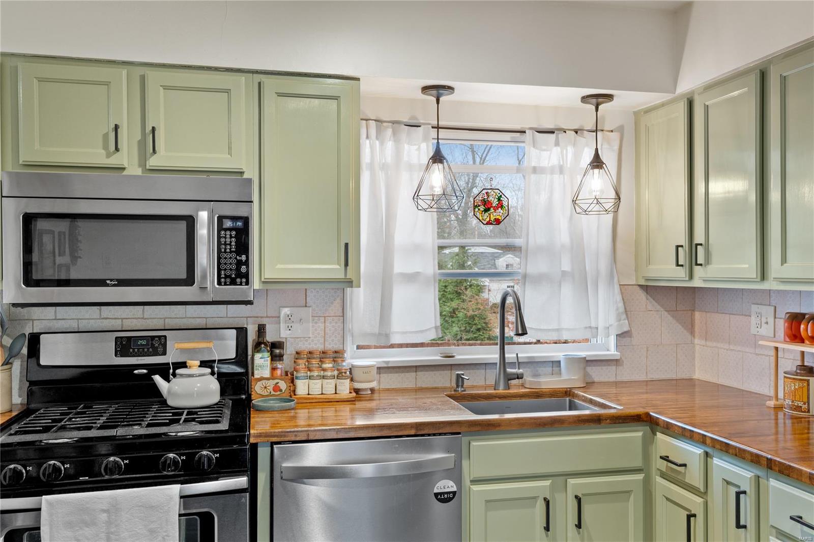 St Louis, Missouri 63119, United States, 2 Bedrooms Bedrooms, ,1 BathroomBathrooms,Residential,Pending,26856