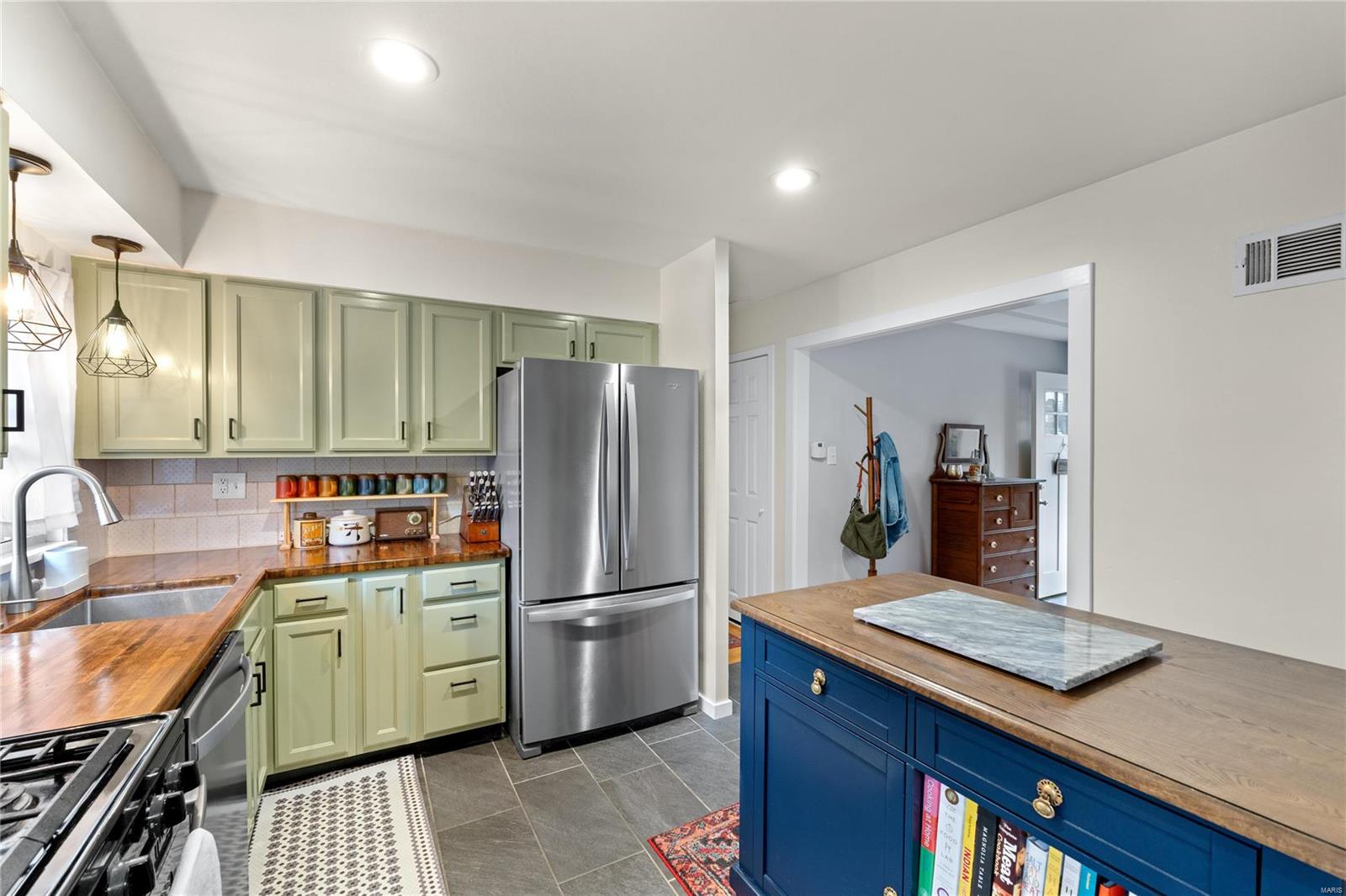 St Louis, Missouri 63119, United States, 2 Bedrooms Bedrooms, ,1 BathroomBathrooms,Residential,Pending,26856