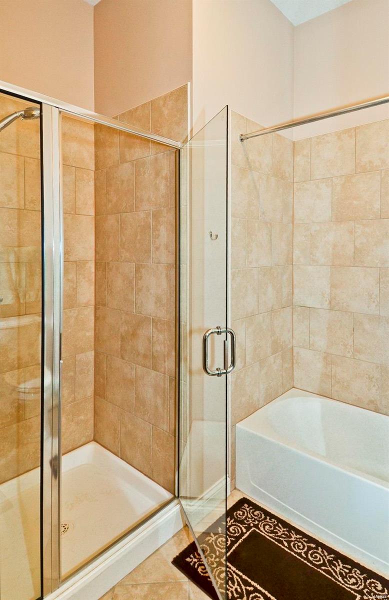 Abbey/Pk Condo - Residential