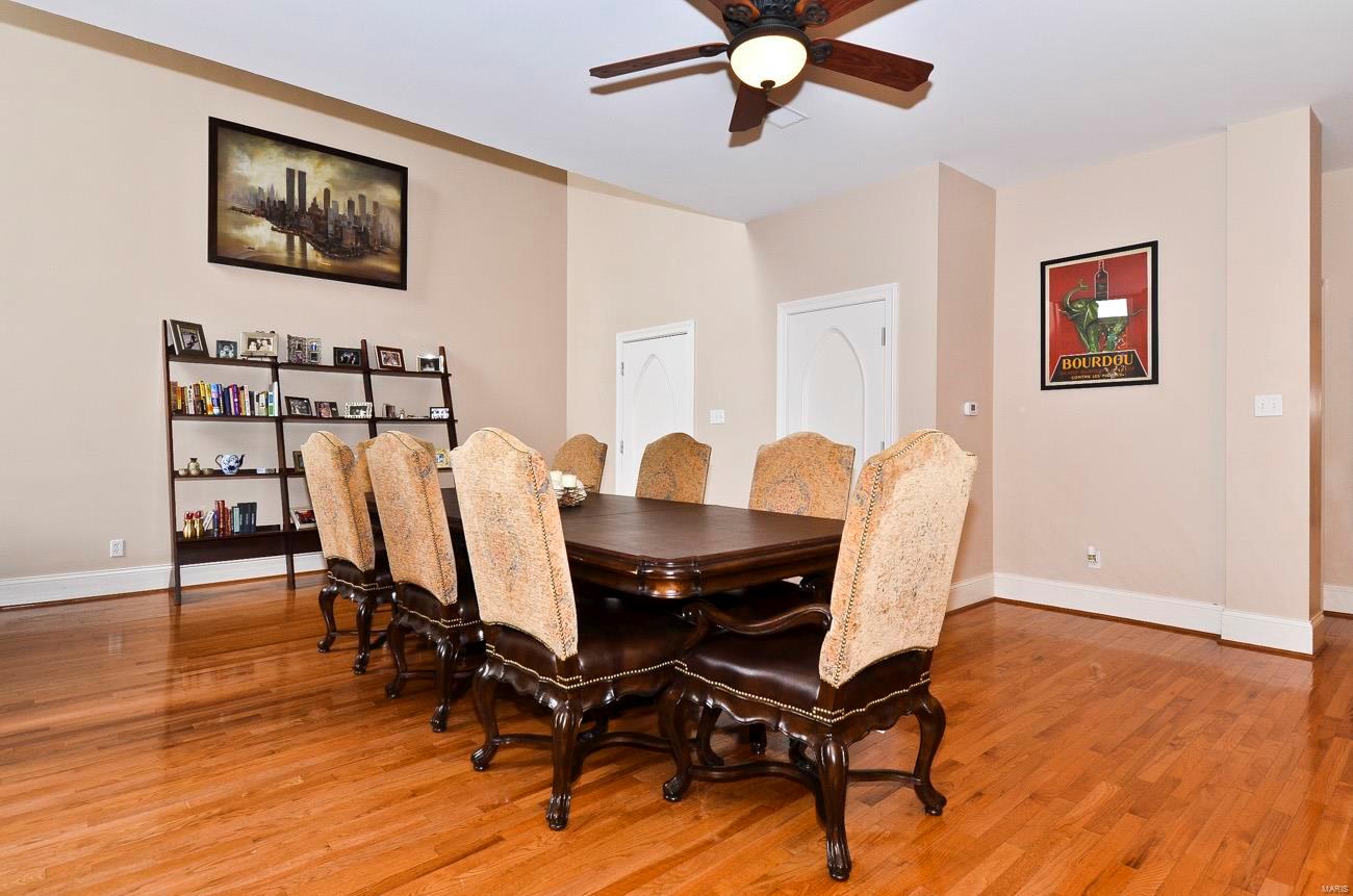 Abbey/Pk Condo - Residential