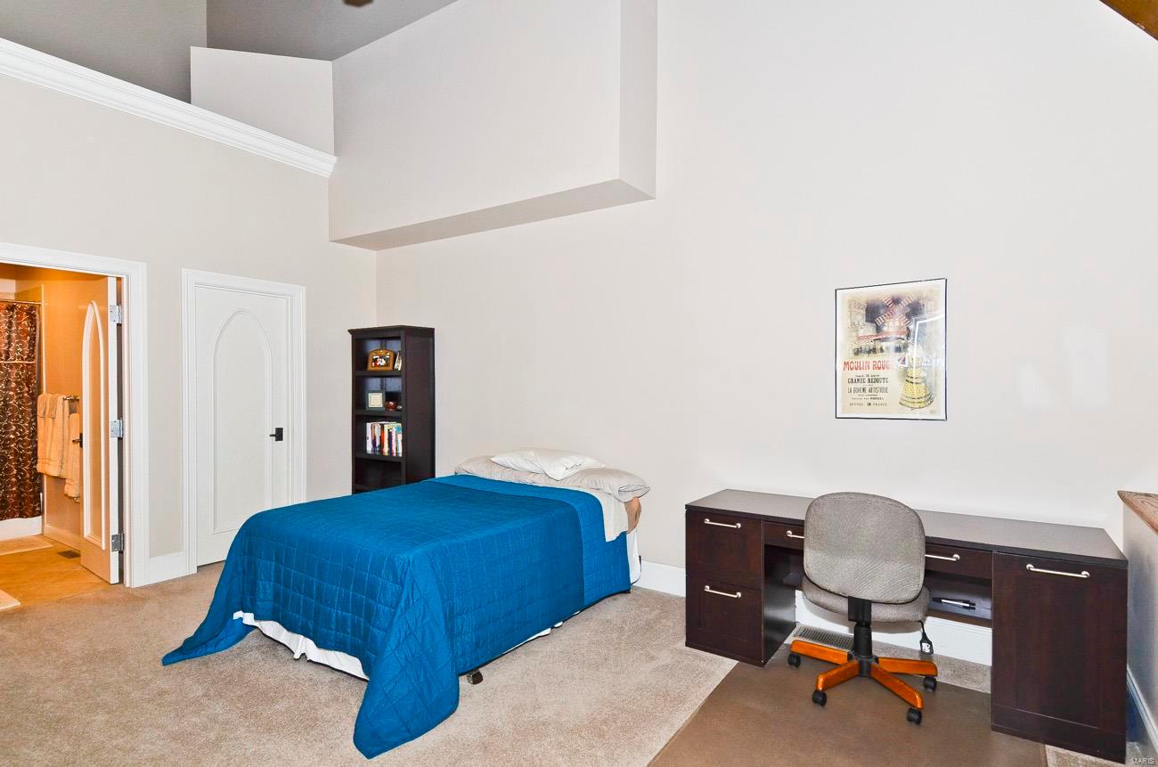 Abbey/Pk Condo - Residential