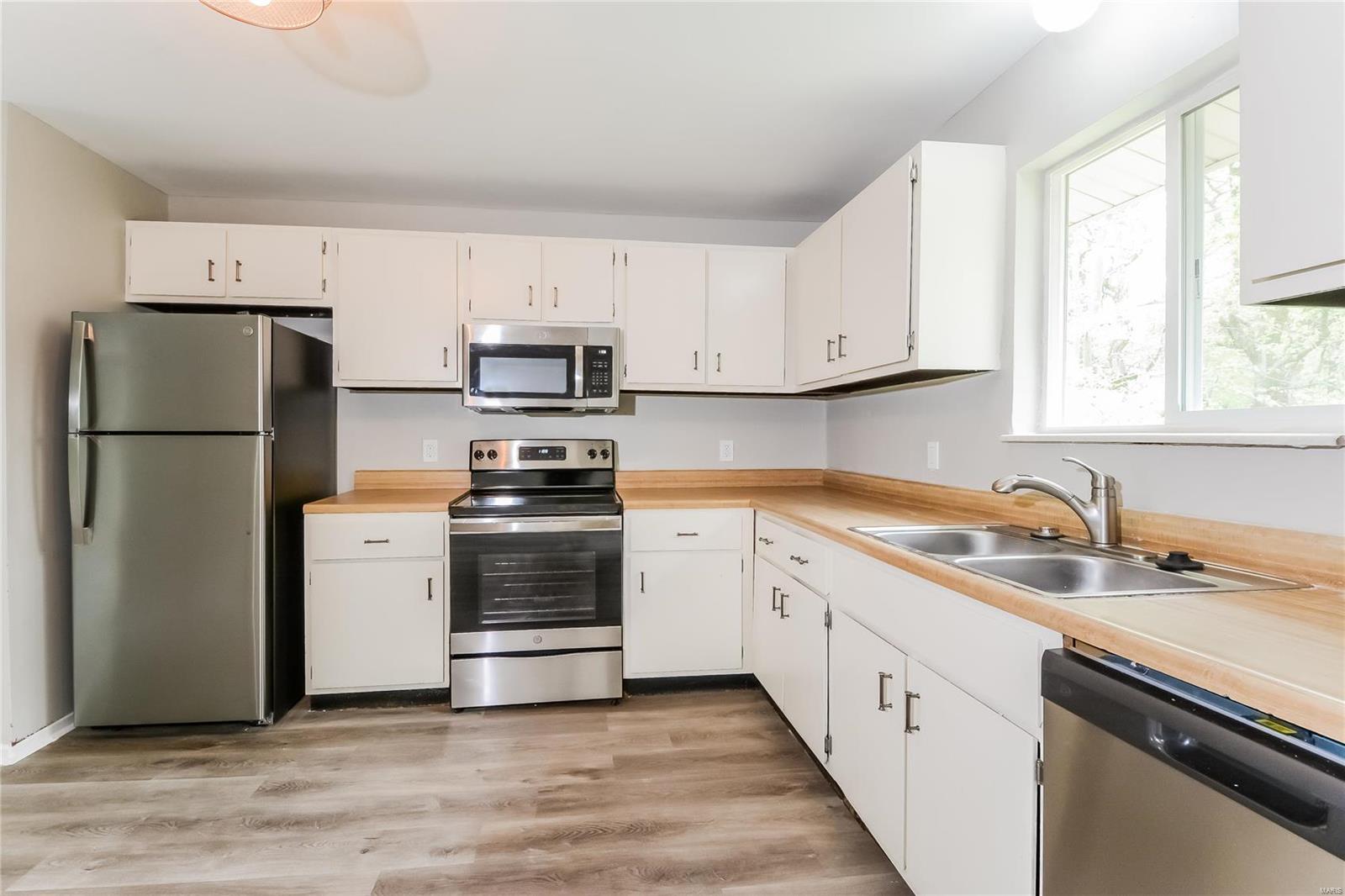 Sue Lynn Estates 03 - Residential Lease