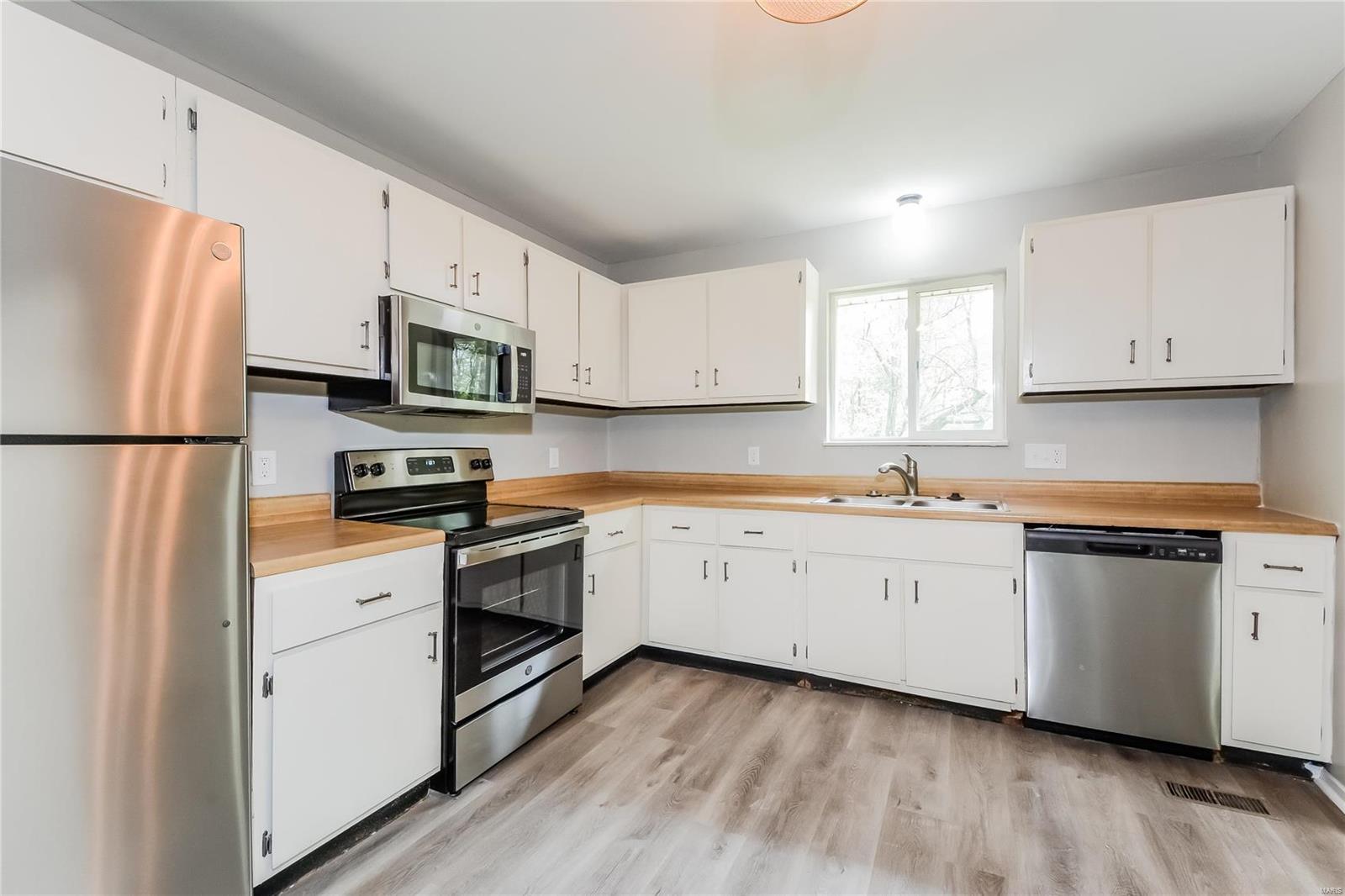 Sue Lynn Estates 03 - Residential Lease