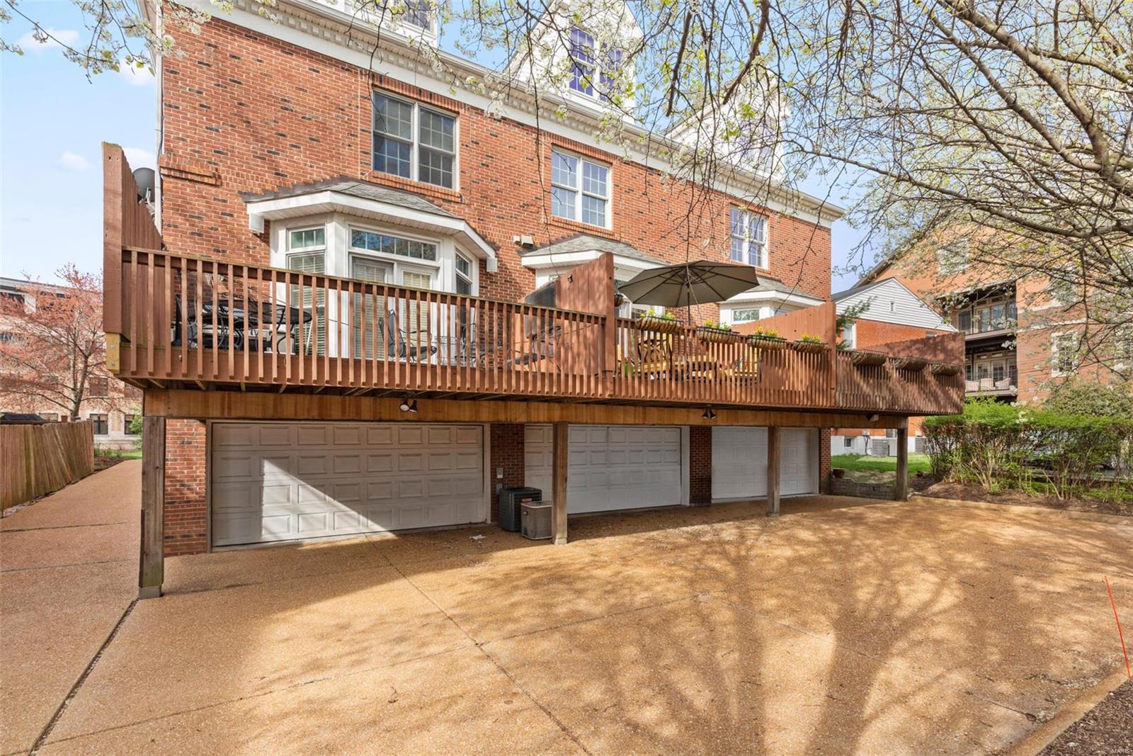 Nine Brighton Way Twnhms A - Residential