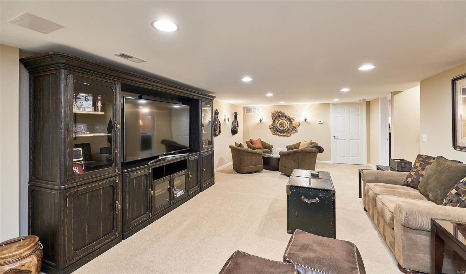 Wellington Manor - Residential