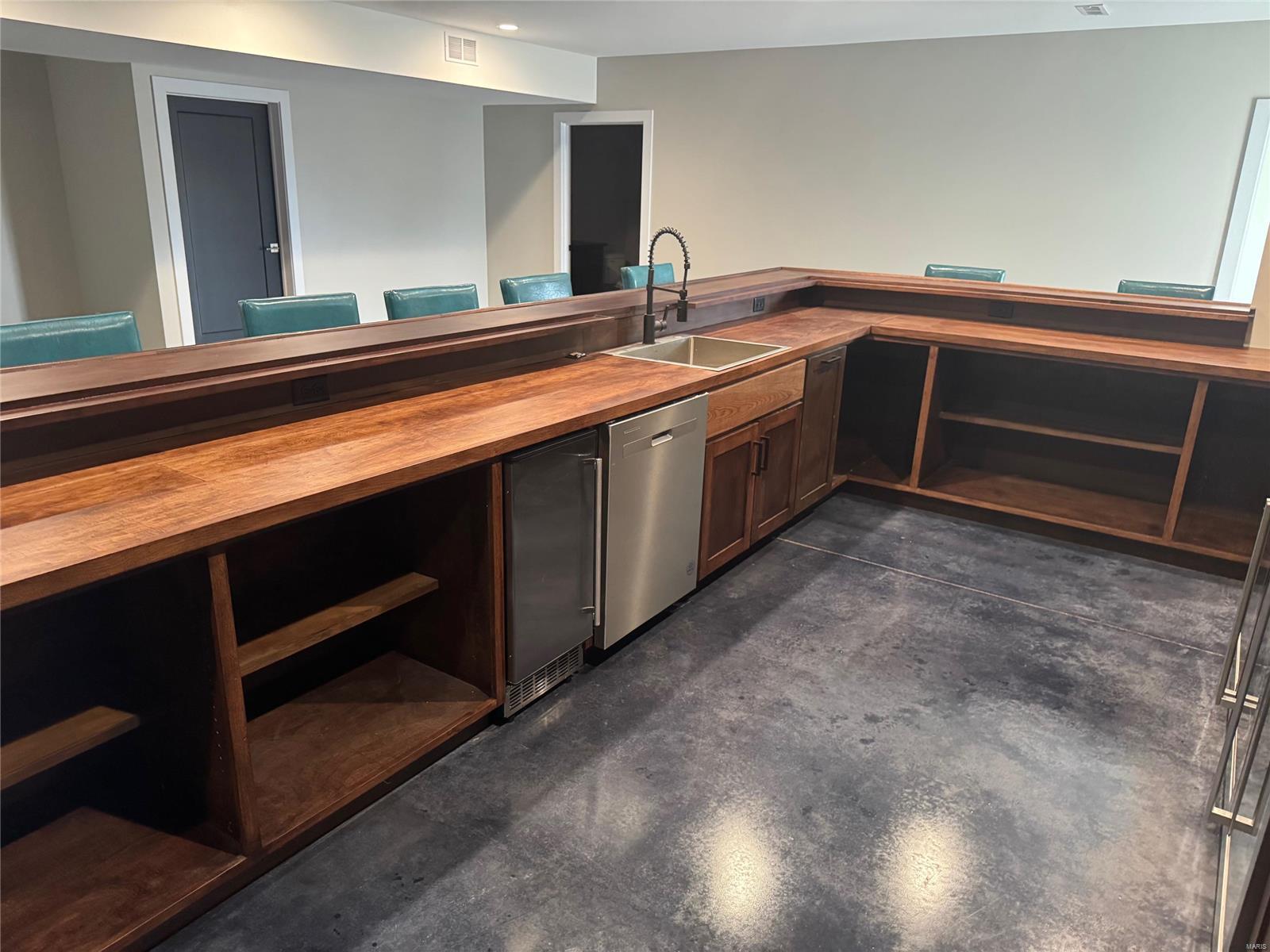 Whispering Oaks - Residential