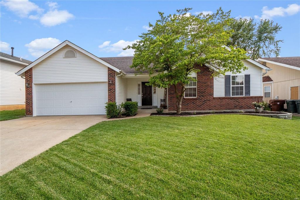 208 El Pescado Drive, St Peters, Missouri Single Family Home Property Listing McAfee