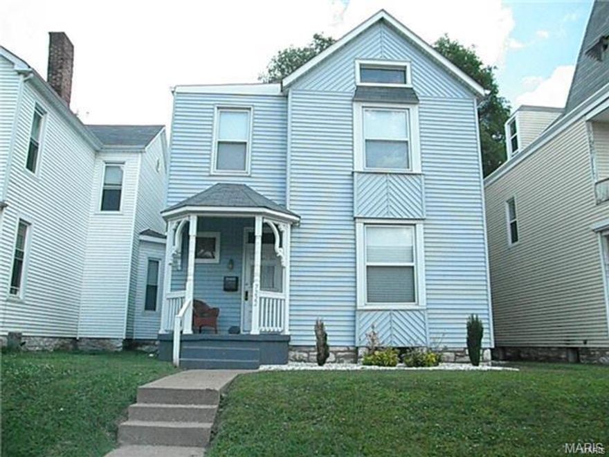 LARGE 2 STORY VICTORIAN WITH AMPLE SPACE TO GROW. FORMAL LIVING ROOM WITH GAS FIREPLACE, FAMILY ROOM WITH BAY WINDOWS, SEPARATE DINING ROOM, HALF BATH ON MAIN LEVEL, KITCHEN OFFERS LARGE PANTRY, WHITE CABINETS WITH GLASS MOSAIC BACK SPLASH AND HUGE CENTER ISLAND WITH SINK, DISHWASHER AND TONS OF STORAGE, GREAT SPACE FOR ENTERTAINING, BREAKFAST ROOM LEADS TO PRIVATE BACK YARD AND LARGE COVERED DECK WITH CEILING FAN, NEW CONCRETE SIDEWALK, LANDSCAPING AND 2 CAR COVERED CARPORT WITH ELECTRIC GARAGE DOOR OPENER. BEAUTIFUL ENTRY FOYER WITH MARBLE LOOK, TILE FLOORING AND STAIRCASE LEADING TO 2ND LEVEL WITH HIS AND HERS FULL BATHS. ALSO, 2ND FLOOR LAUNDRY, 4 LARGE BEDROOMS AND OFFICE, LOTS OF CLOSETS, UPSCALE LIGHTING THROUGHOUT HOME. LOTS OF NICE UPDATES HERE.. GREAT AREA, CONVENIENT TO SHOPPING, BUS LINES, HIGHWAYS, PARKS, SCHOOLS, ETC....SUPER LOCATION..